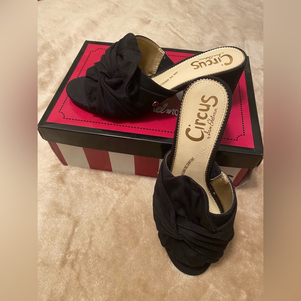 Size 7 black heels